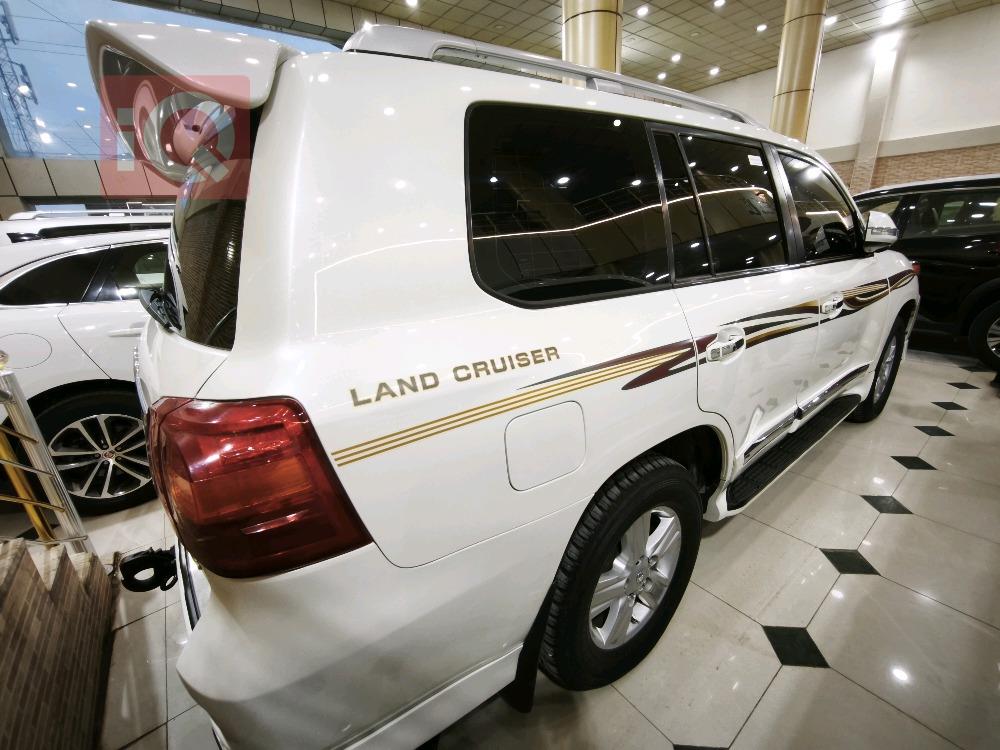 تويوتا لاندكروزر